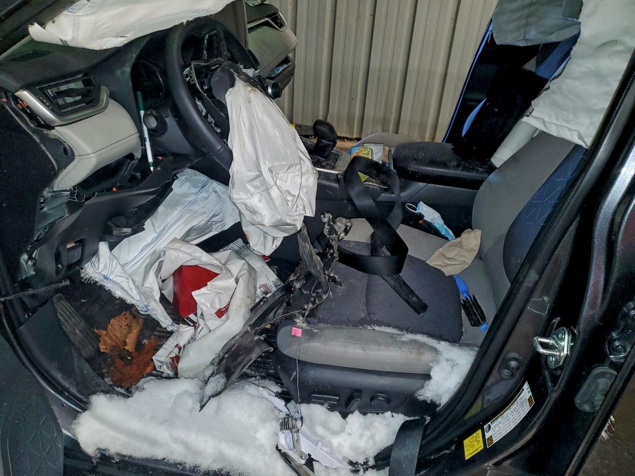 Toyota RAV4 Xle Image 11