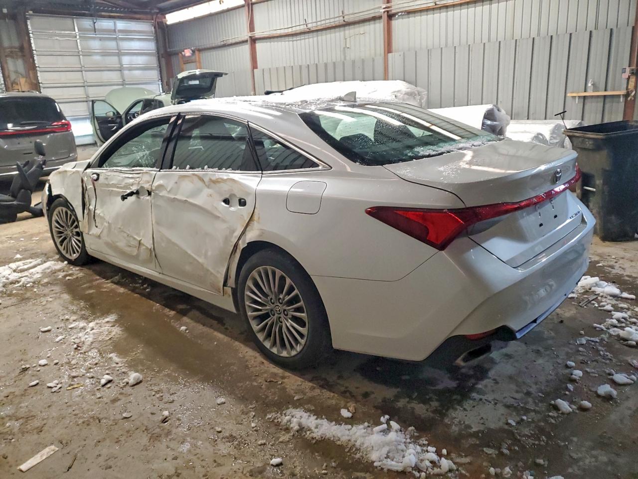 Toyota Avalon Limited Image 6