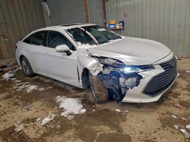 Toyota Avalon Limited Image 2