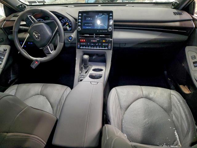 Toyota Avalon Limited Image 4