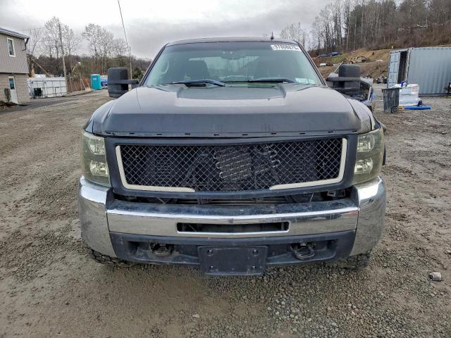 Chevrolet Silverado K2500 Heavy Duty Image 3