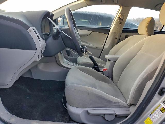 Toyota Corolla Base Image 6