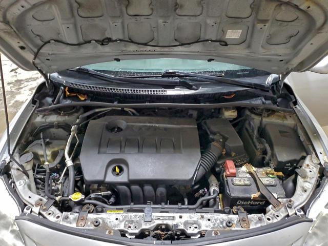 Toyota Corolla Base Image 11