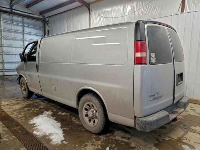 Chevrolet Express Image 13