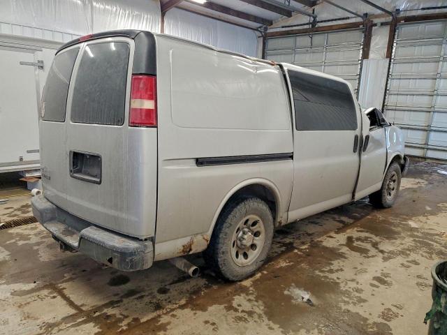Chevrolet Express Image 4