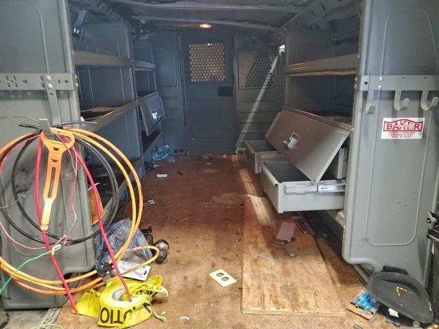 Chevrolet Express Image 12