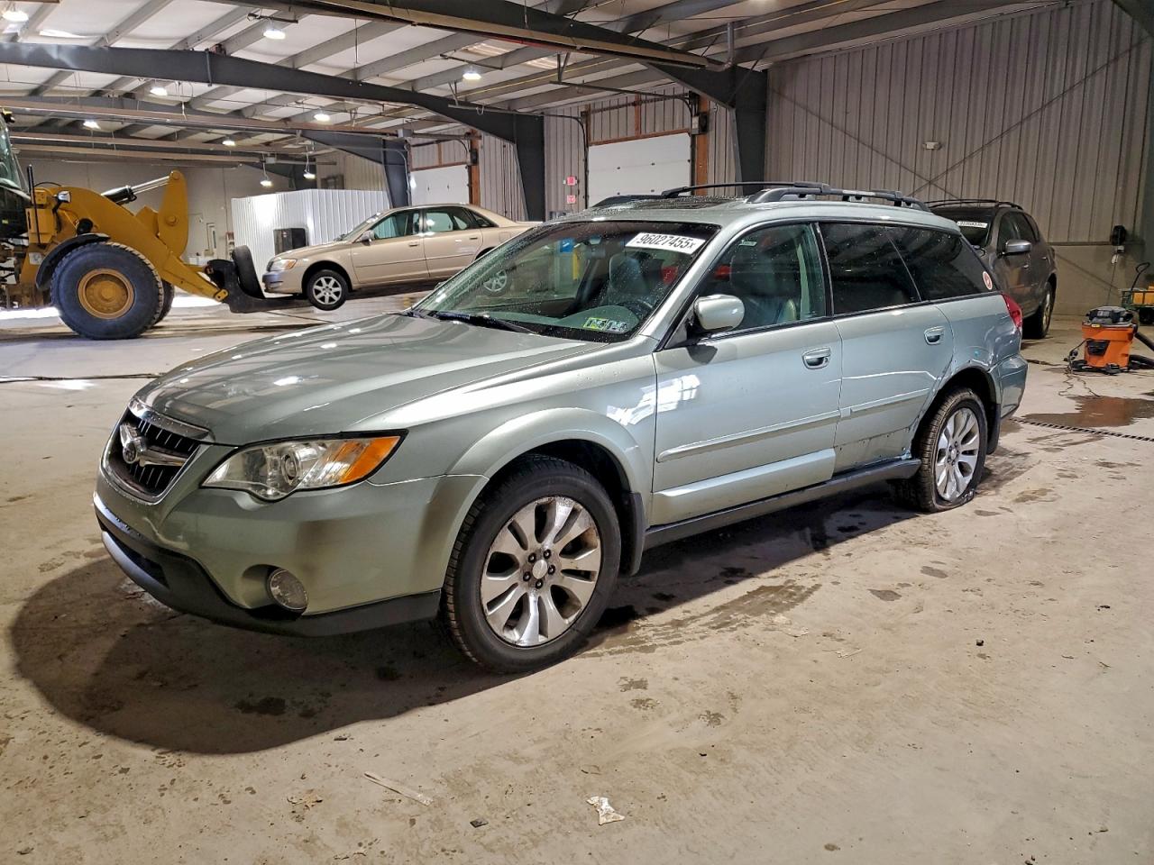 Subaru Outback 2.5i Limited Image 1