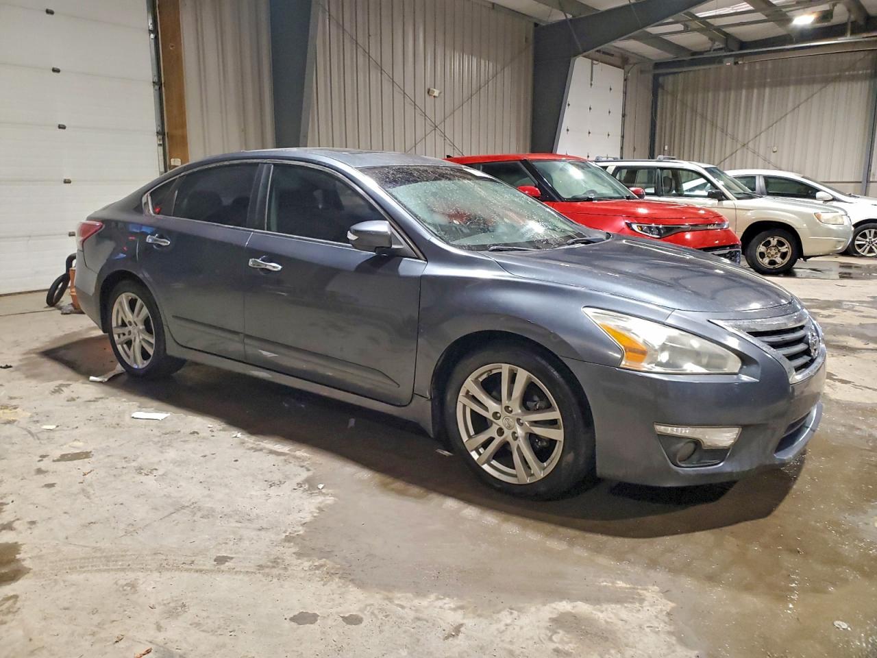Nissan Altima 3.5s Image 5