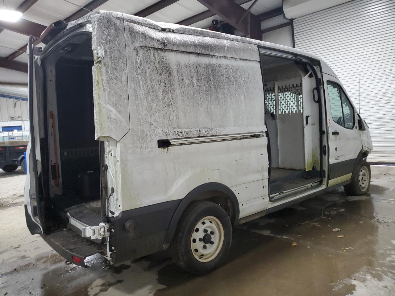 Ford Transit T-150 Image 8