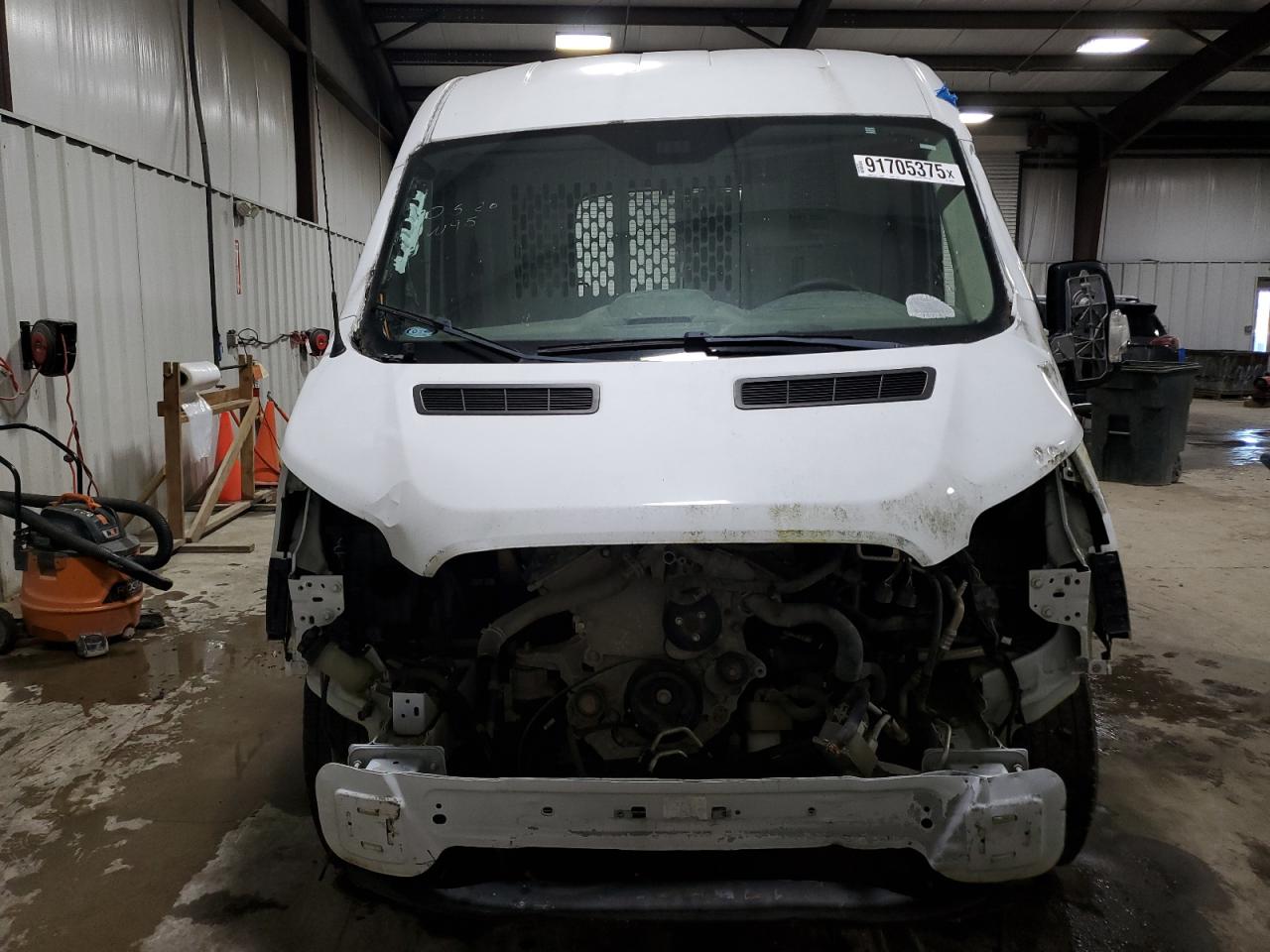 Ford Transit T-150 Image 3