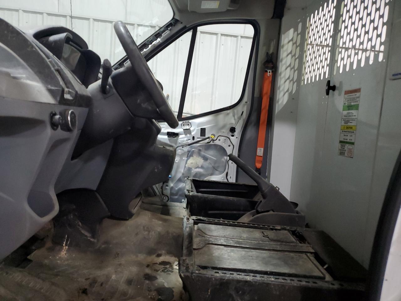 Ford Transit T-150 Image 4