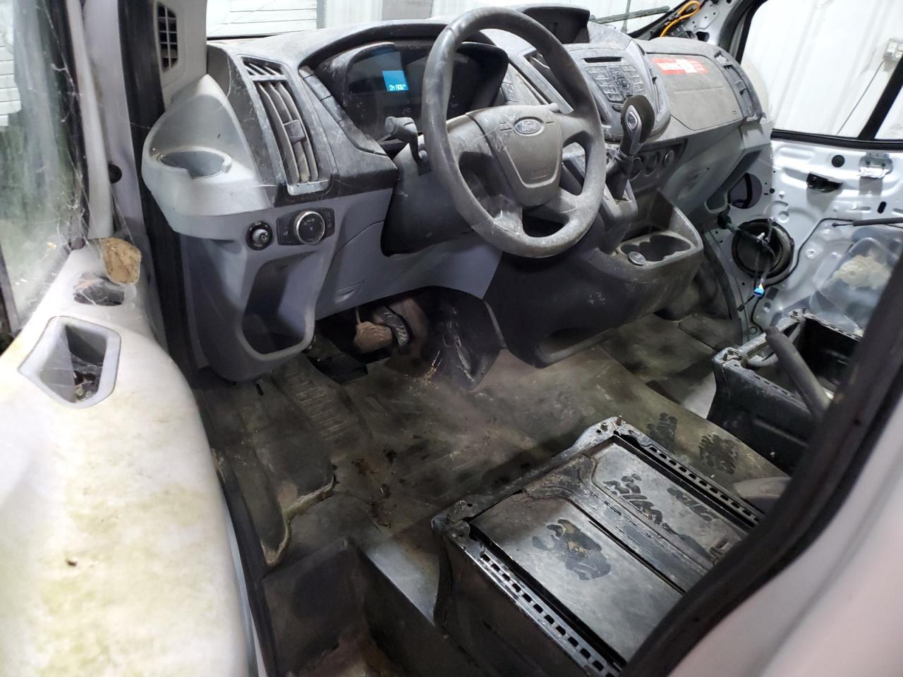 Ford Transit T-150 Image 6