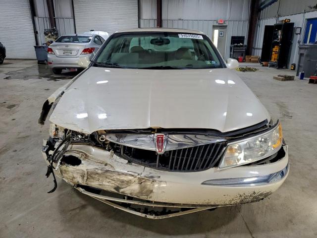 Lincoln Continental Image 5