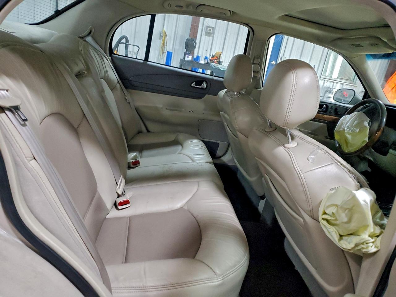 Lincoln Continental Image 6