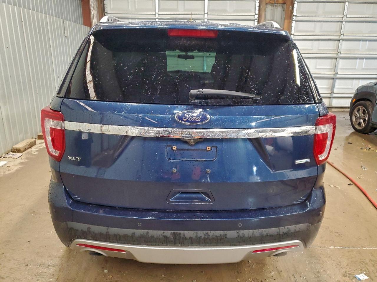 Ford Explorer Xlt Image 4