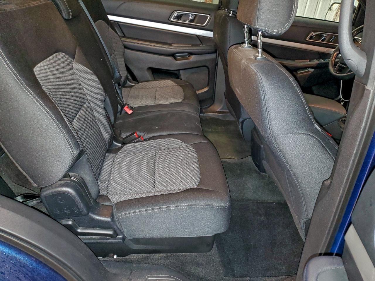 Ford Explorer Xlt Image 5