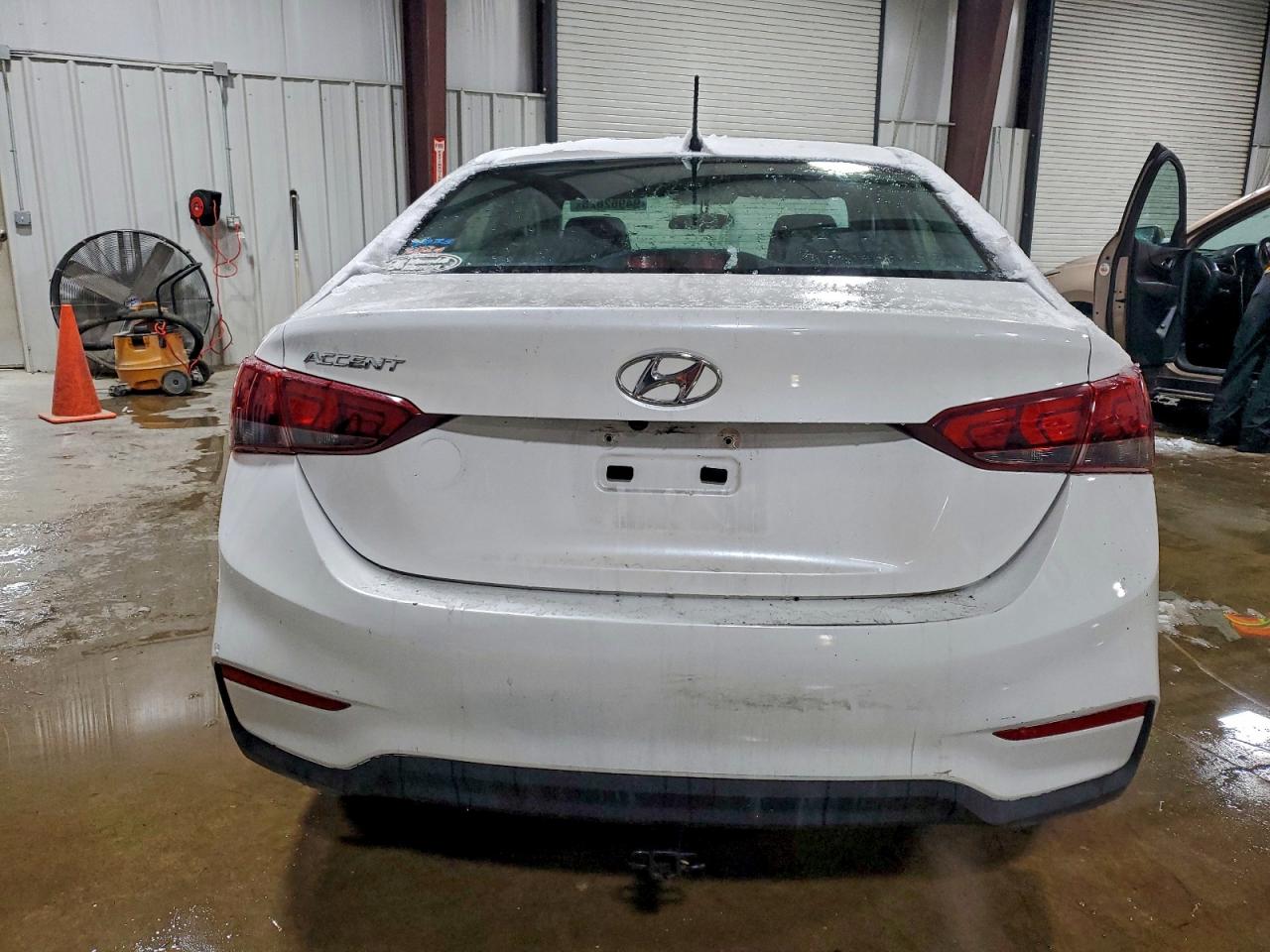 Hyundai ACCENT Se Image 4