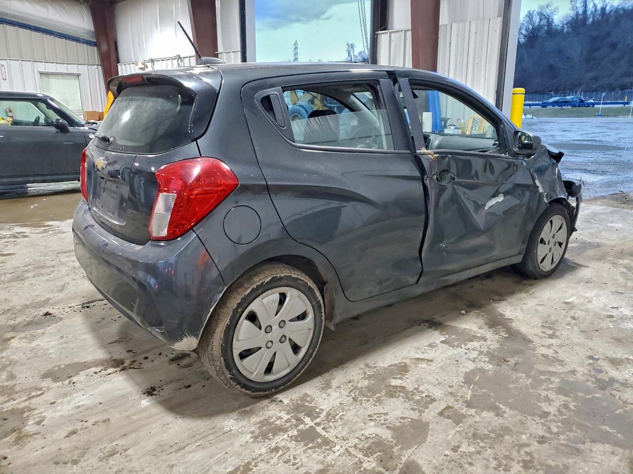 Chevrolet Spark Ls Image 2