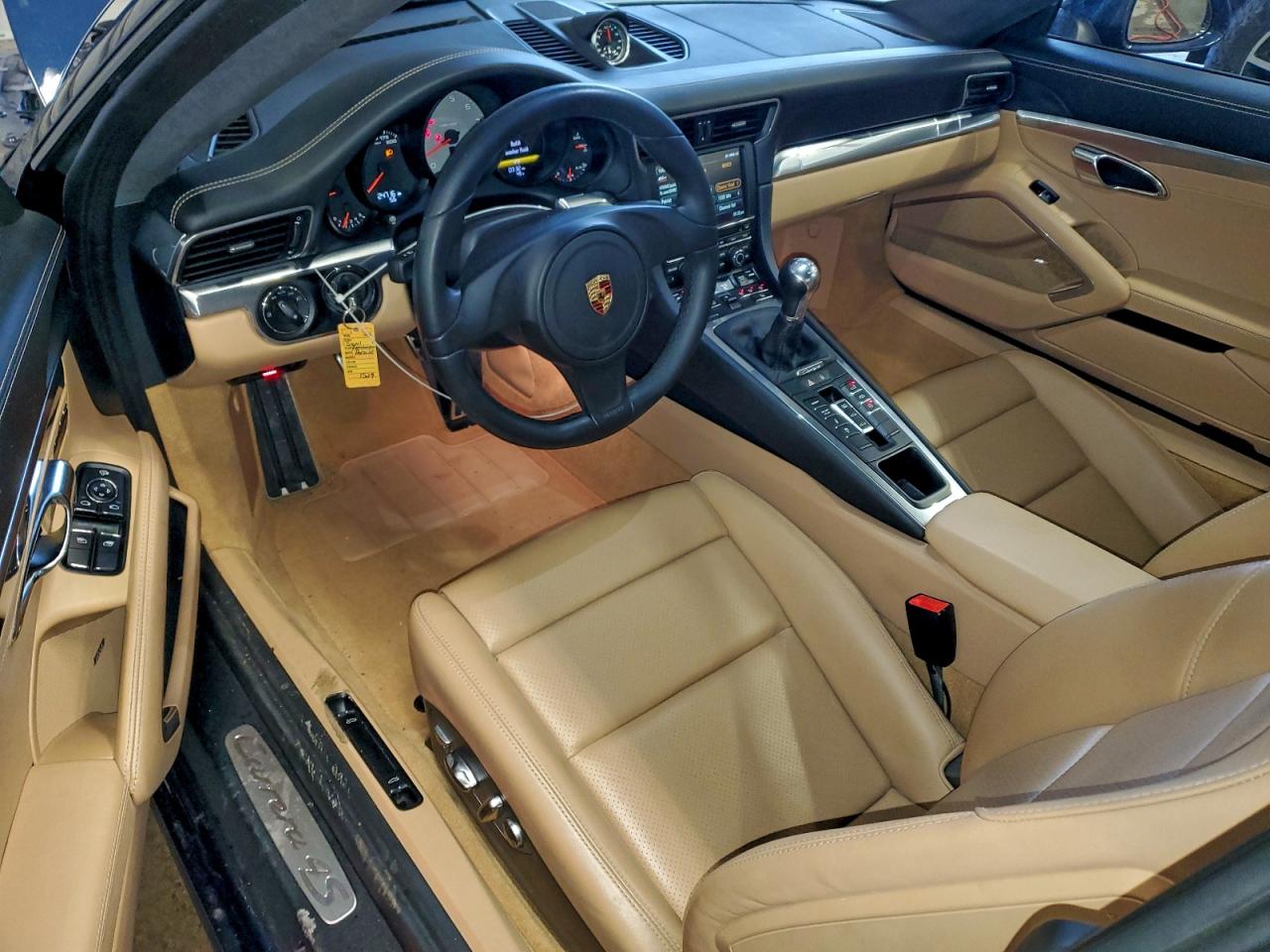 Porsche 911 Carrera S Image 3