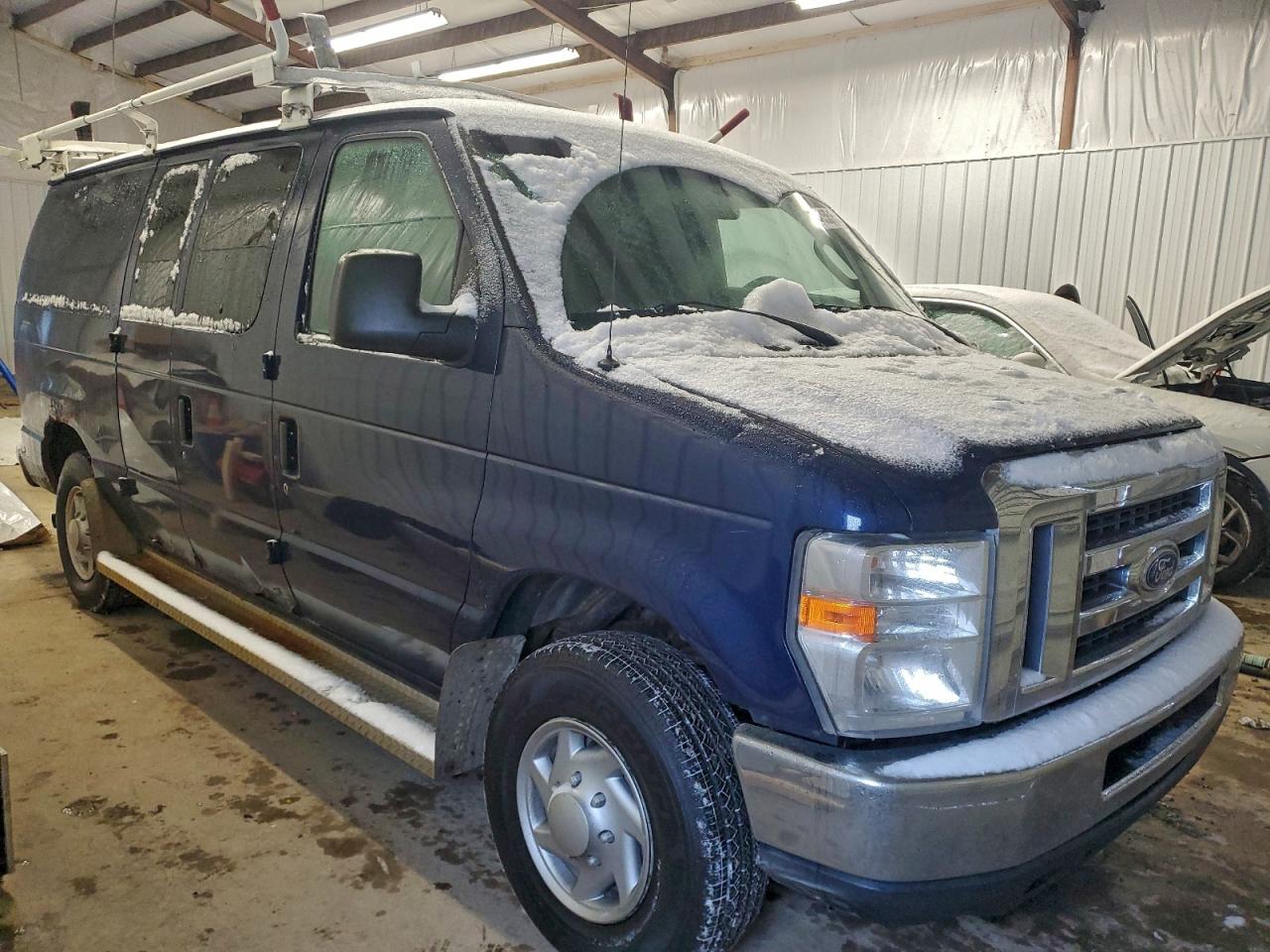 Ford Econoline E350 Super Duty Van Image 5