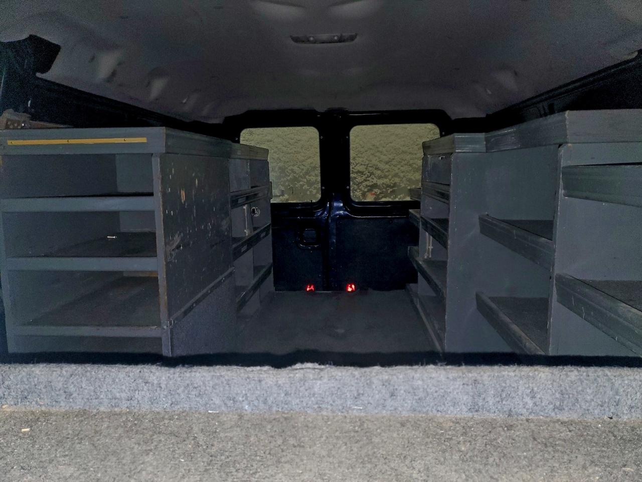 Ford Econoline E350 Super Duty Van Image 9