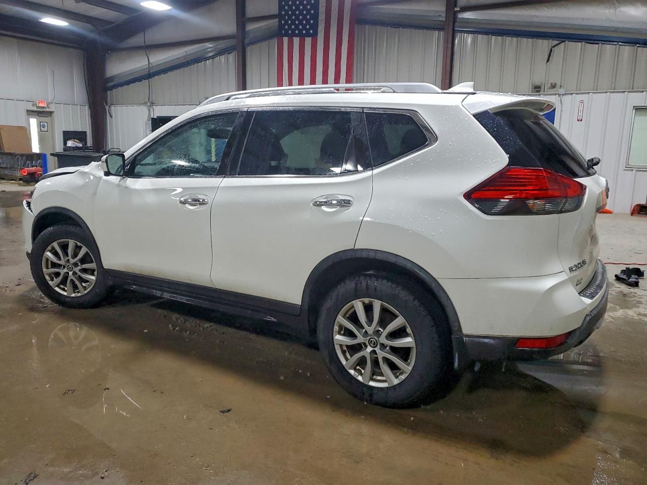 Nissan Rogue S Image 2