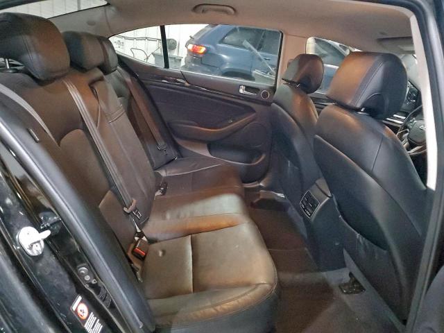 Kia Cadenza Premium Image 11