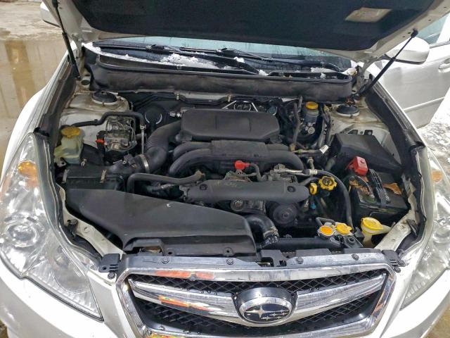Subaru Legacy 2.5i Image 9