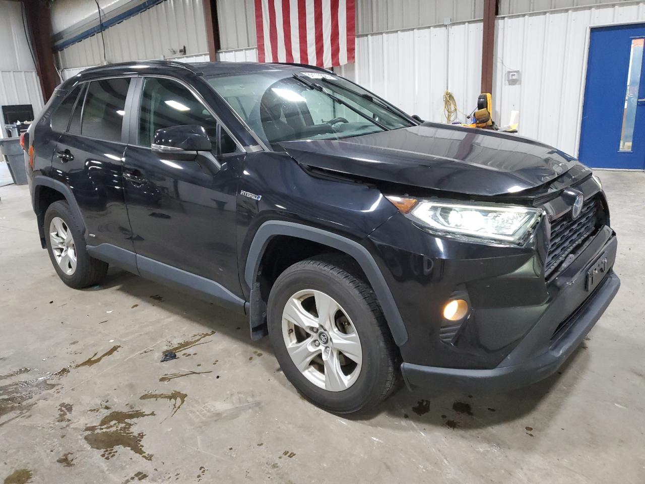 Toyota RAV4 Xle Image 2