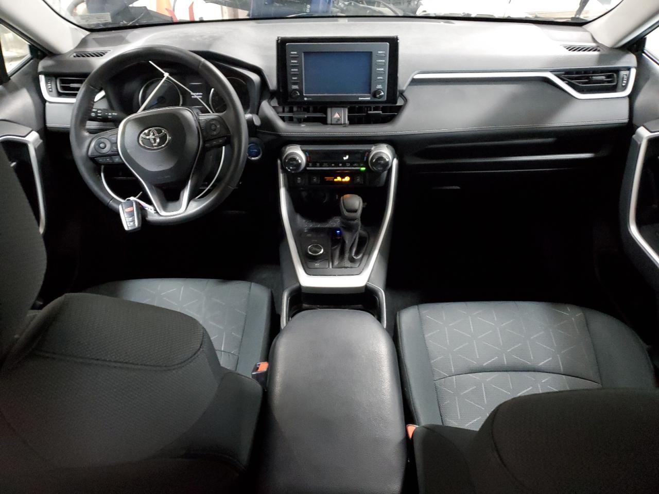 Toyota RAV4 Xle Image 8