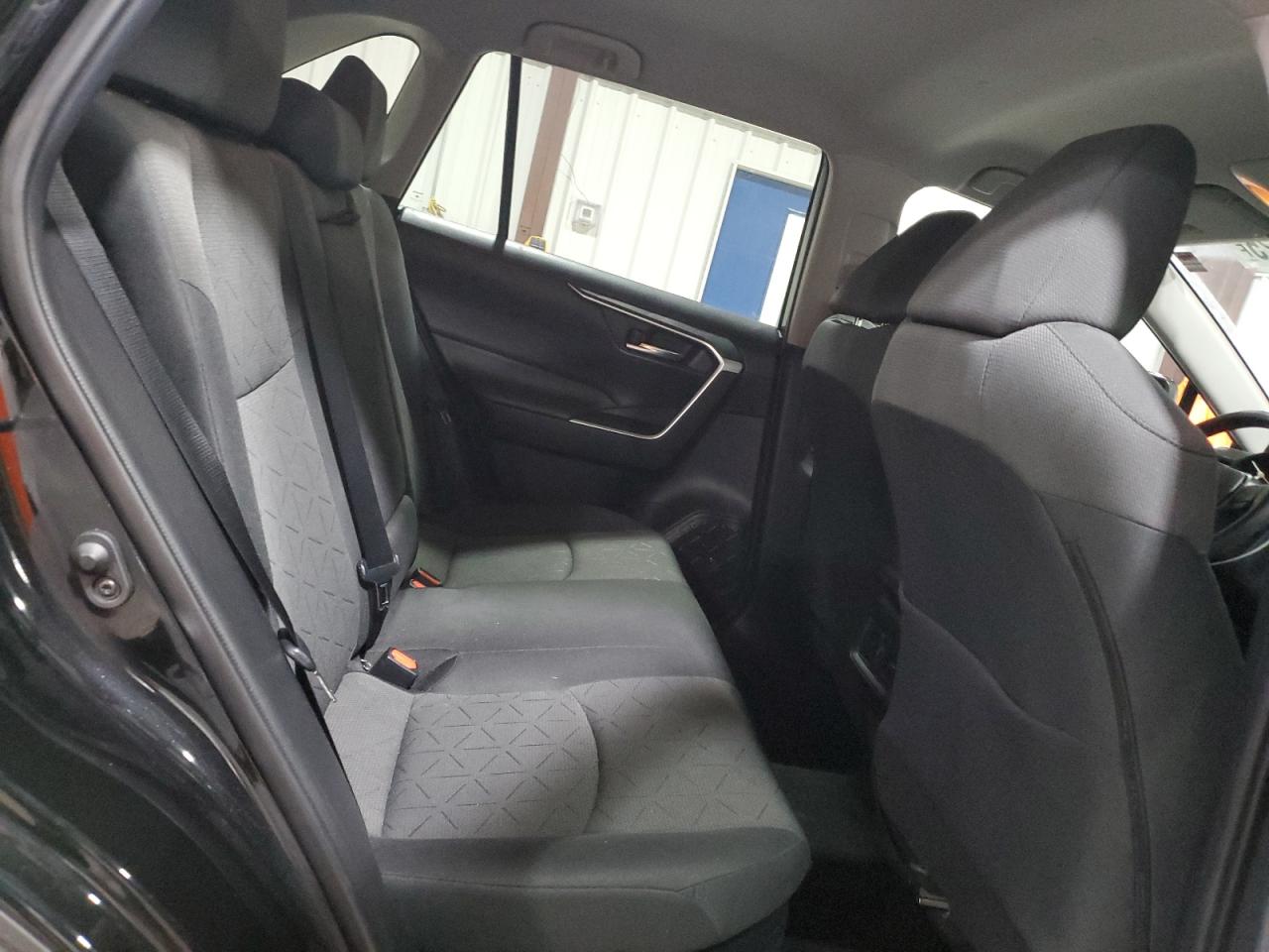 Toyota RAV4 Xle Image 9