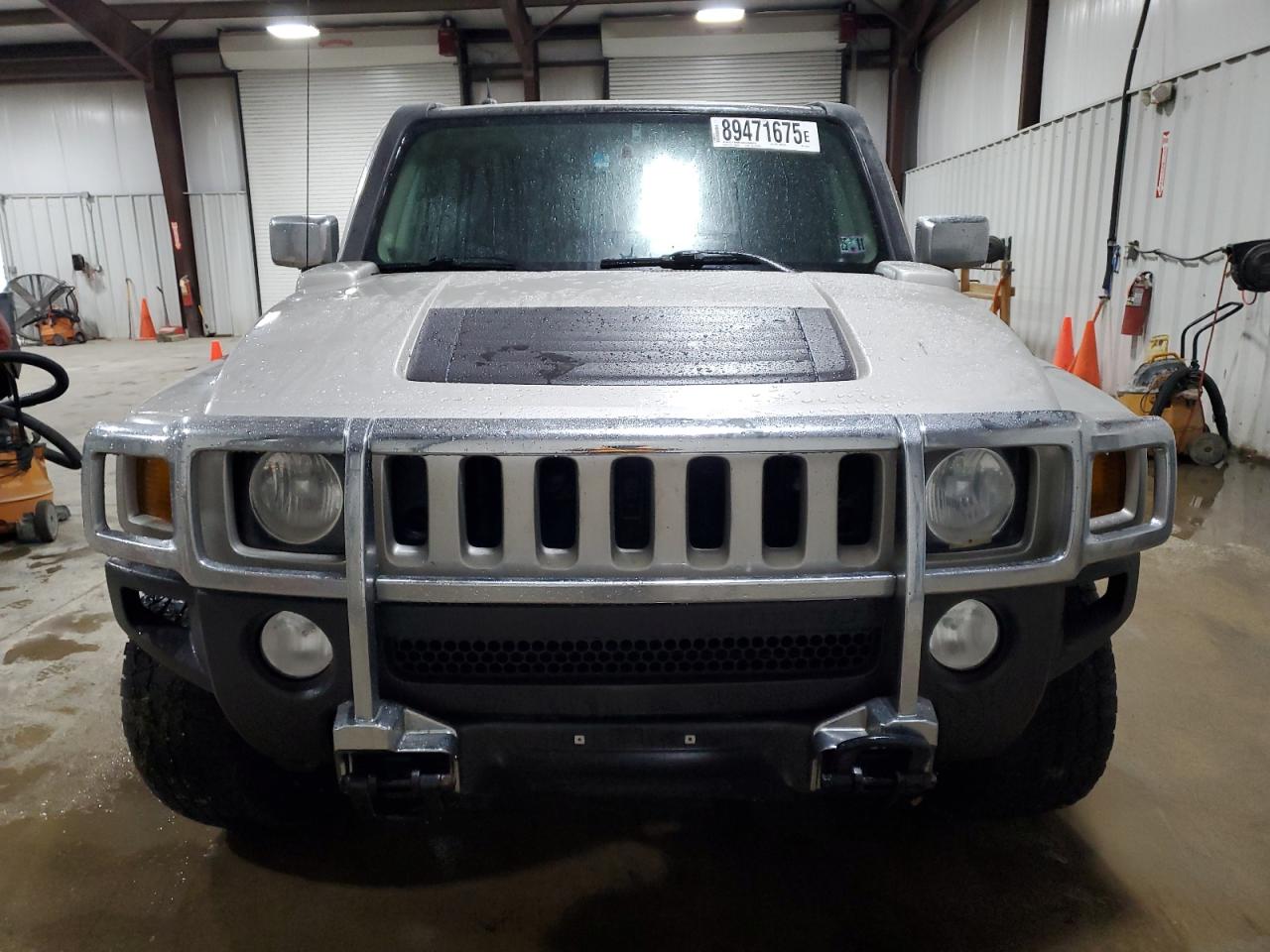 HUMMER H3 Image 8