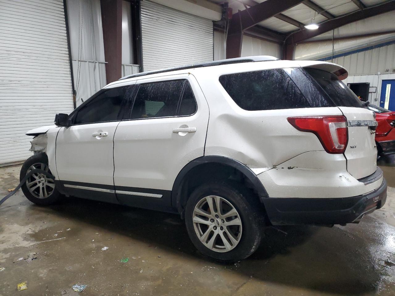 Ford Explorer Xlt Image 6