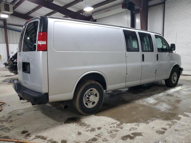 Chevrolet Express Image 3