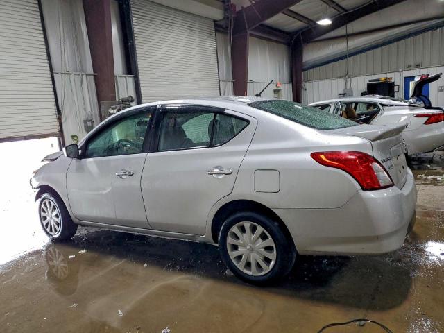 Nissan Versa S Image 2