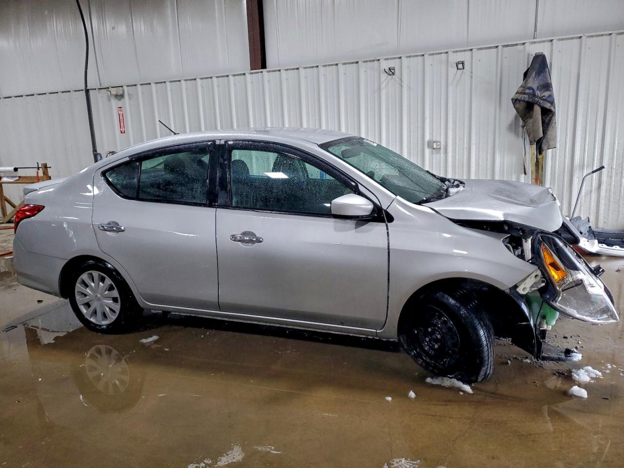 Nissan Versa S Image 3