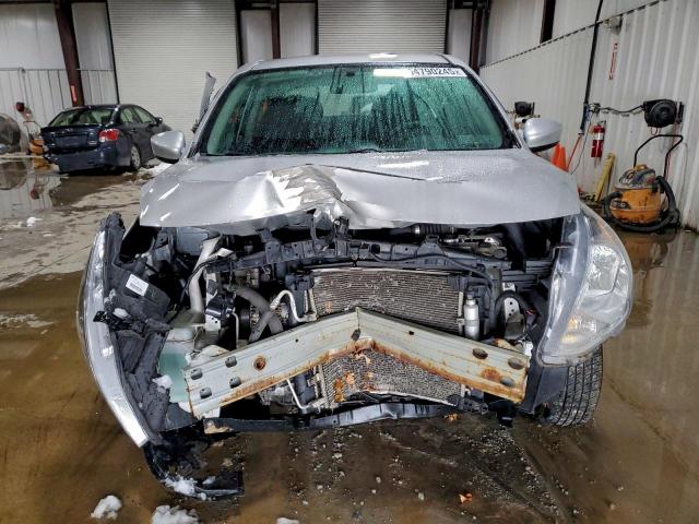 Nissan Versa S Image 10