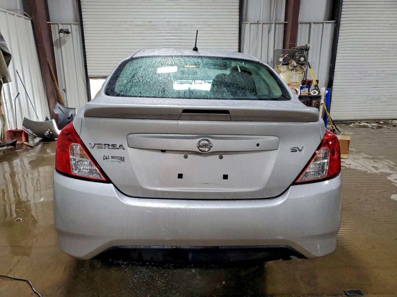 Nissan Versa S Image 6