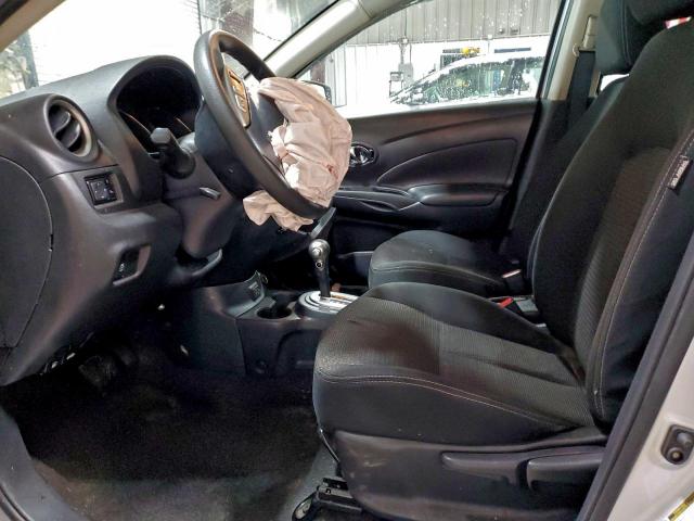 Nissan Versa S Image 4