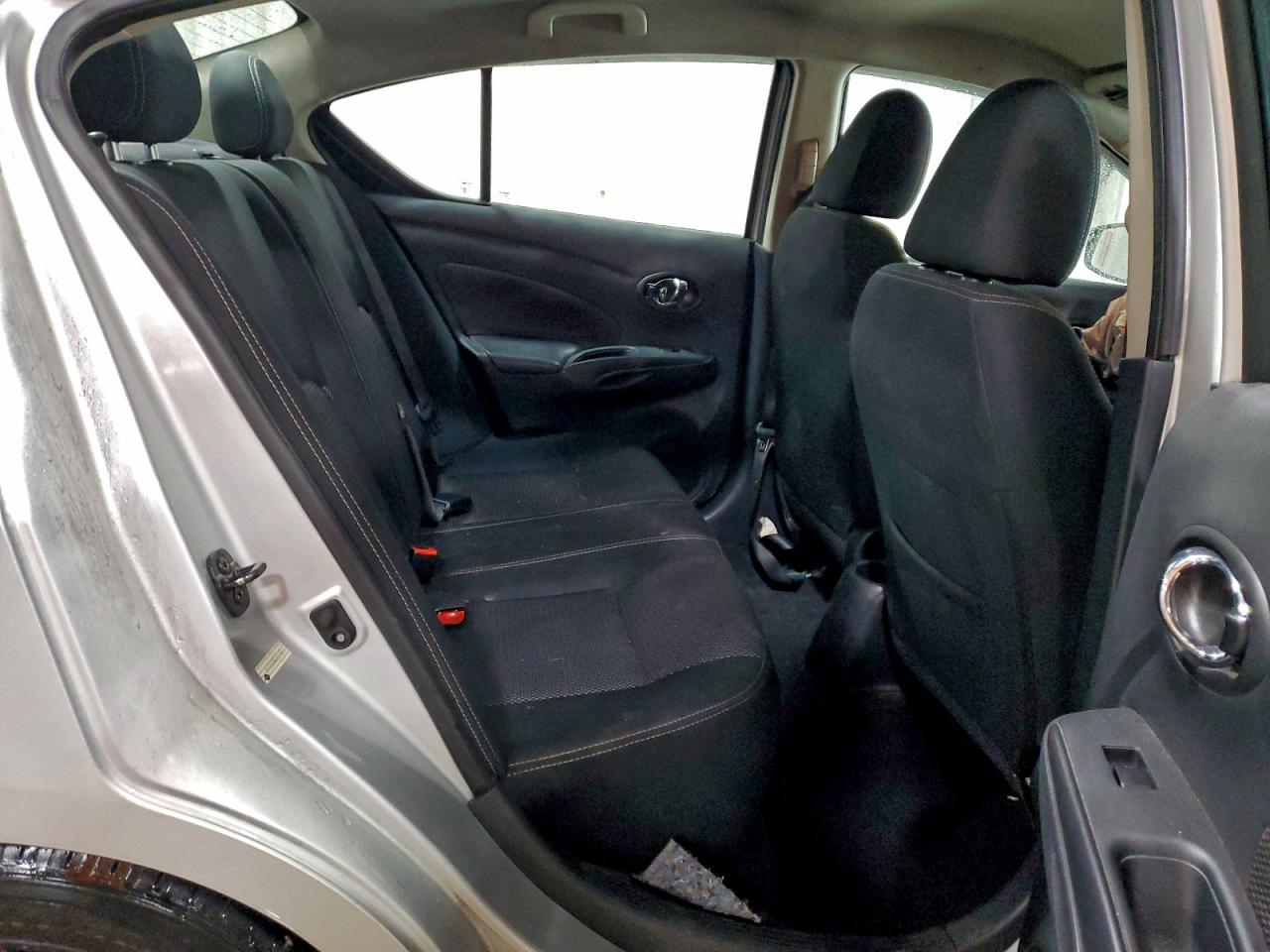 Nissan Versa S Image 9