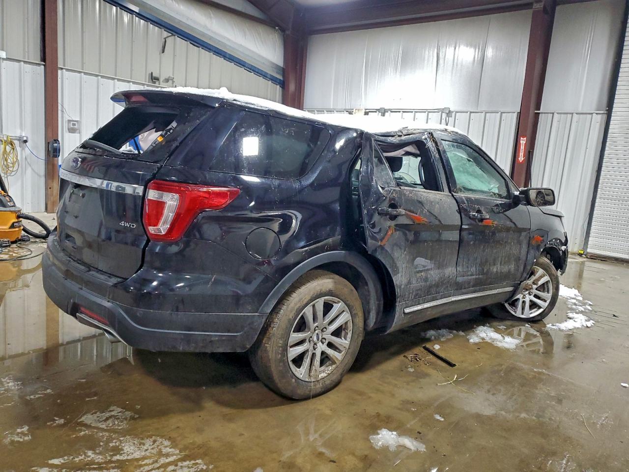 Ford Explorer Xlt Image 10