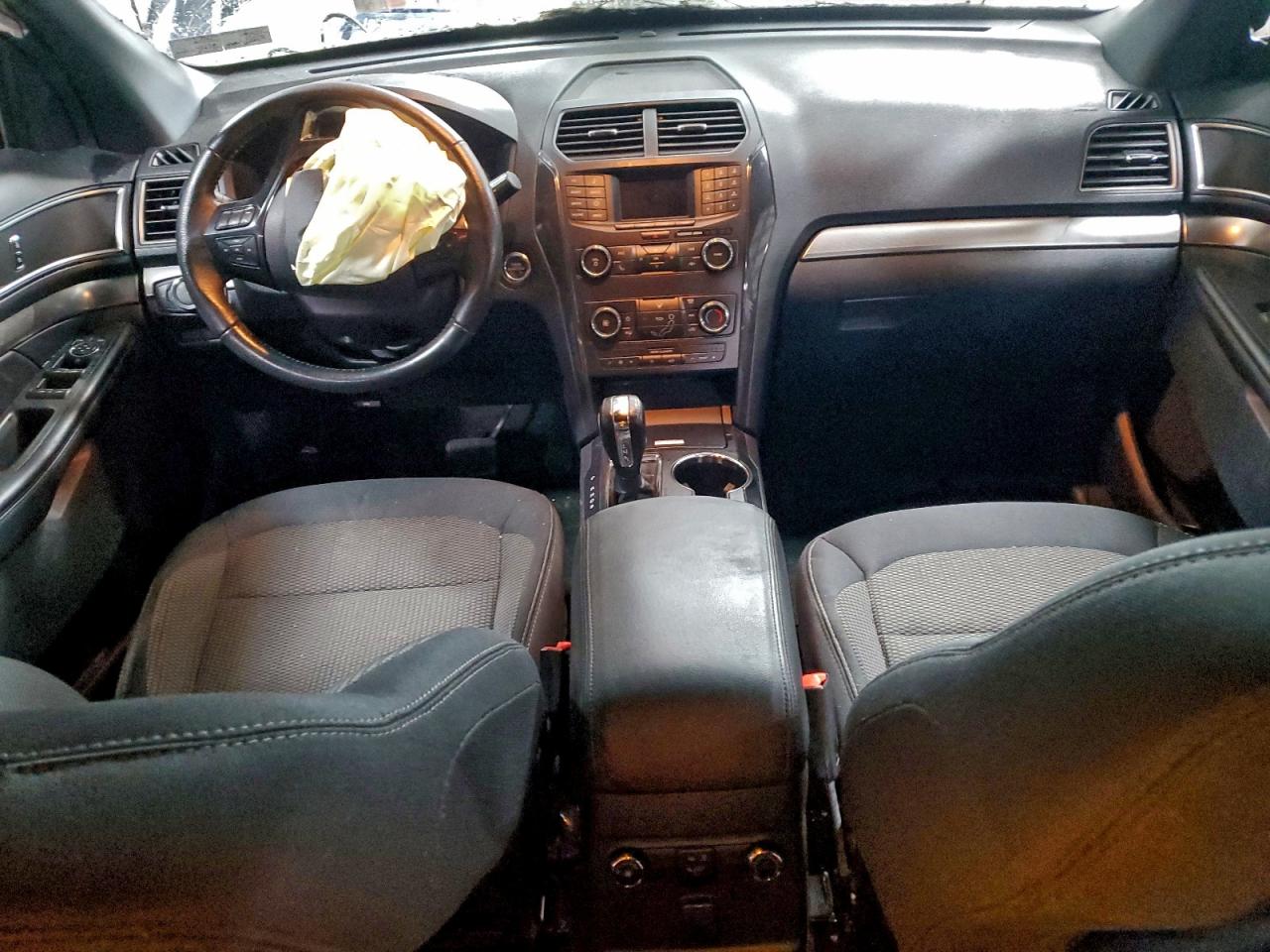 Ford Explorer Xlt Image 12