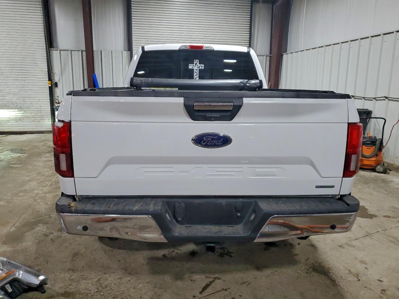 Ford F-150 Supercrew Image 5