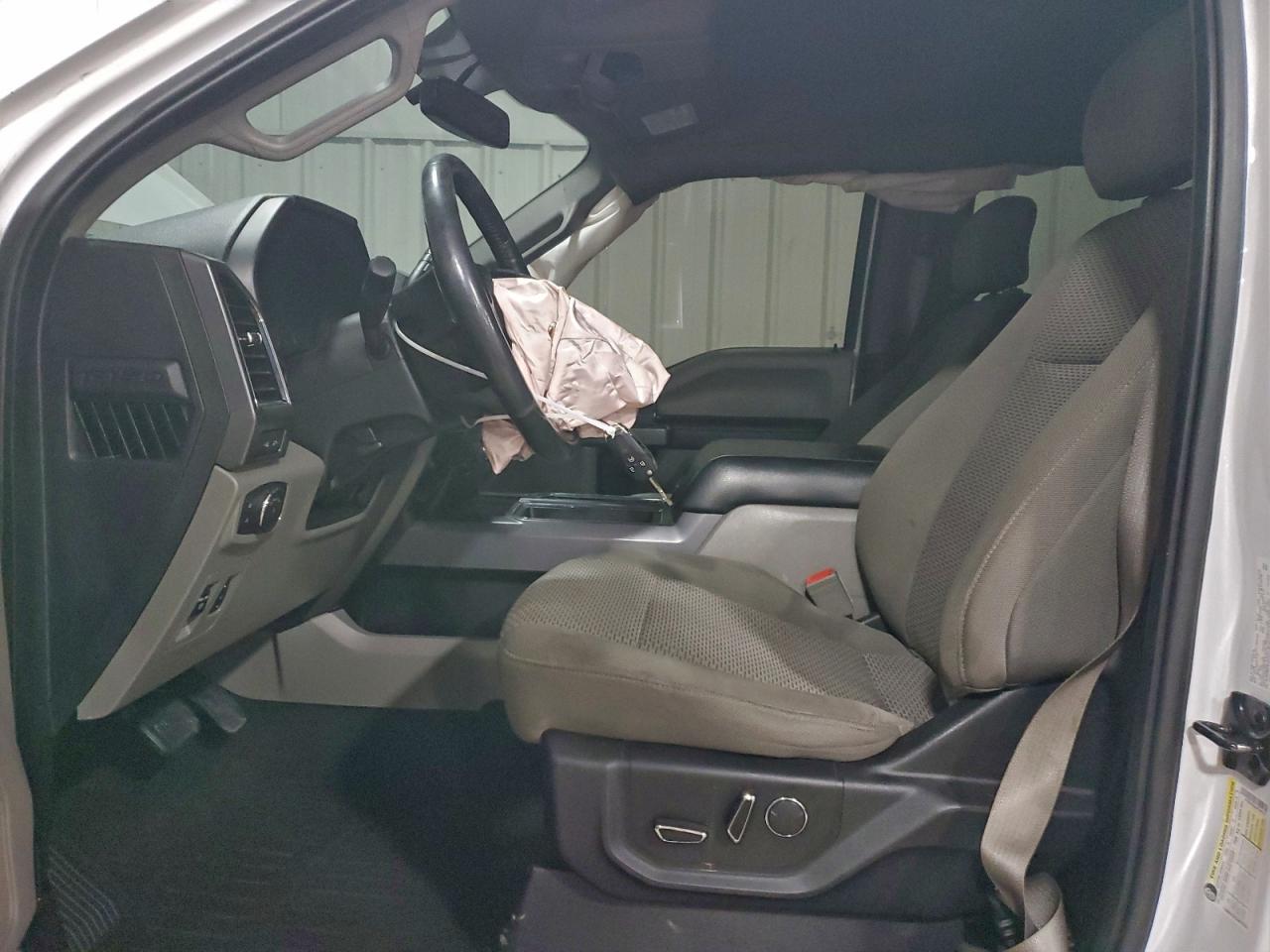 Ford F-150 Supercrew Image 7