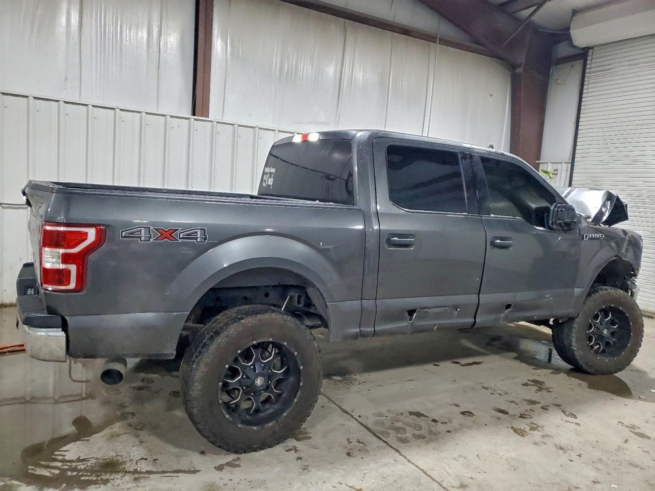 Ford F-150 Supercrew Image 12