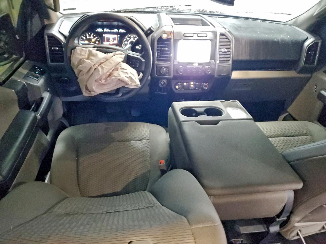 Ford F-150 Supercrew Image 3