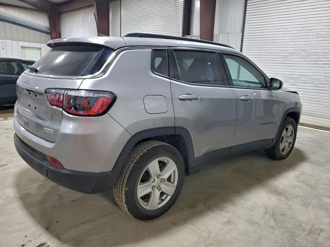 Jeep Compass Latitude Image 2