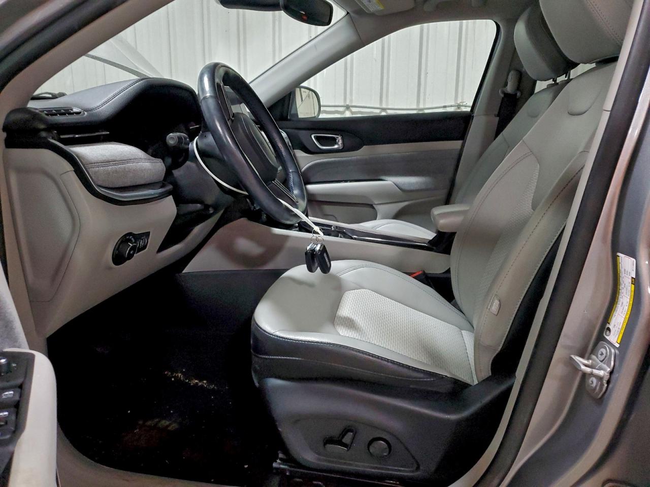 Jeep Compass Latitude Image 8