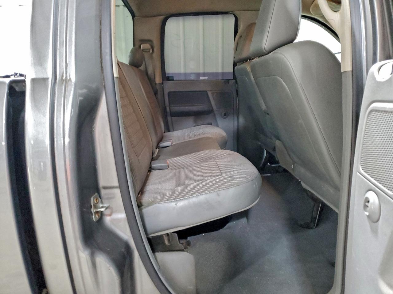 Dodge Ram 1500 St Image 4