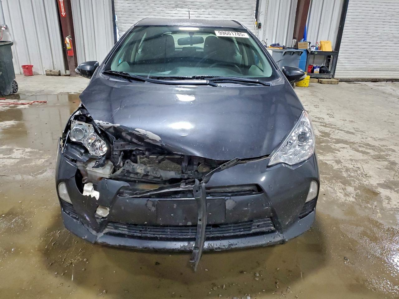 Toyota Prius Image 10